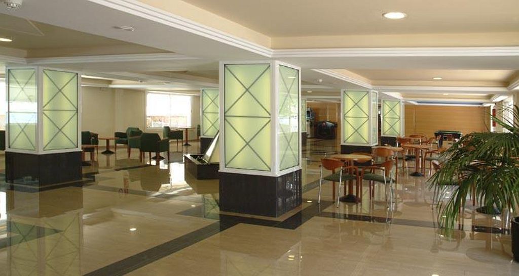 Riviera Hotel