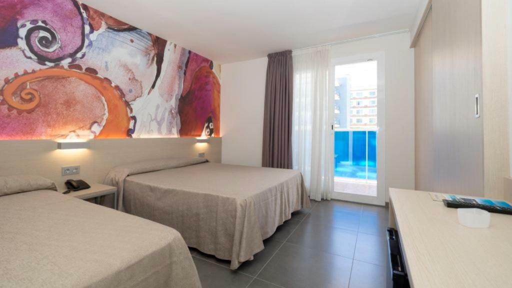 Riviera Hotel 4*
